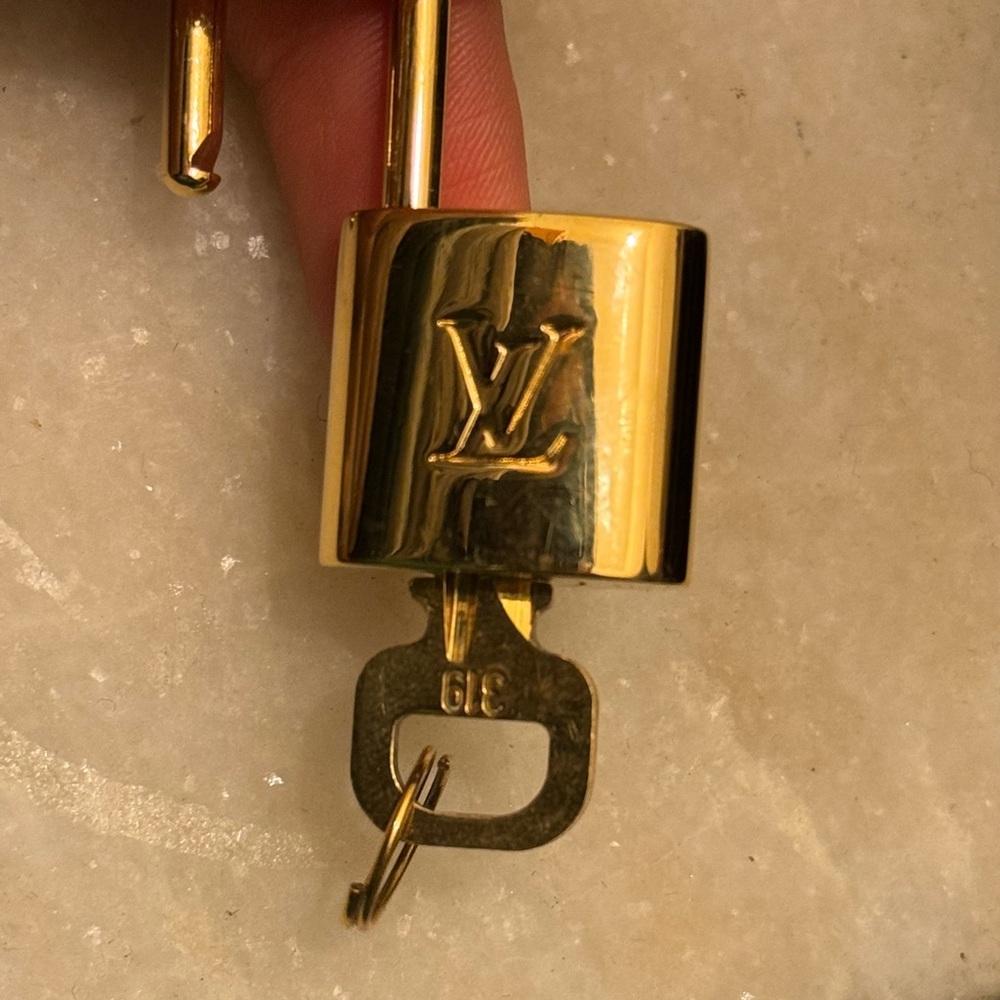 LV lock with key 319